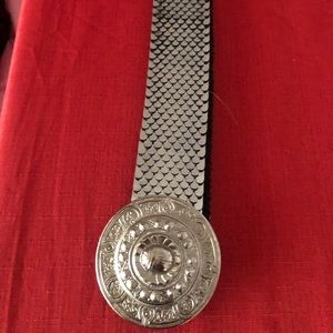 Fashion metal layered stretch belt.